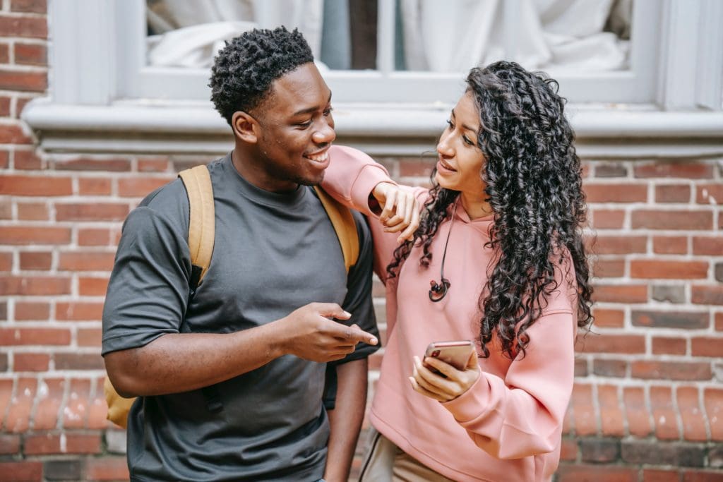 Tips for using dating websites as a little person